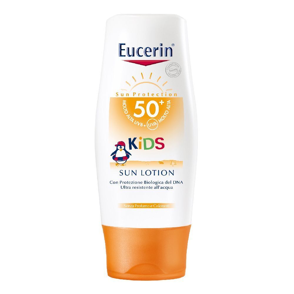 Flacone di lozione solare bianco e arancione. Logo Eucerin, Sun Protection, 50+ e KIDS. Illustrazione pinguino.