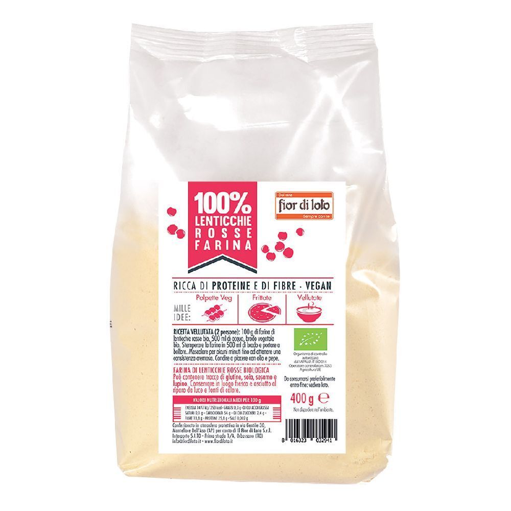 Busta trasparente con etichetta rossa. Scritta: 100% Lenticchie Rosse Farina, Fior di Loto. Contiene 400g. Vegano, ricco di proteine e fibre.