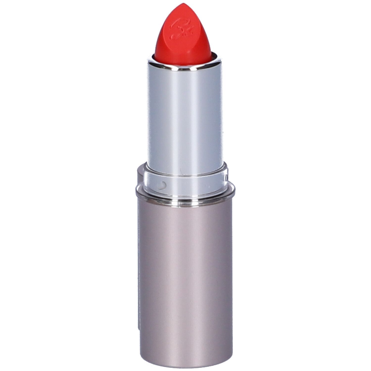 Rossetto rosso con astuccio argentato. Il rossetto ha una punta smussata.