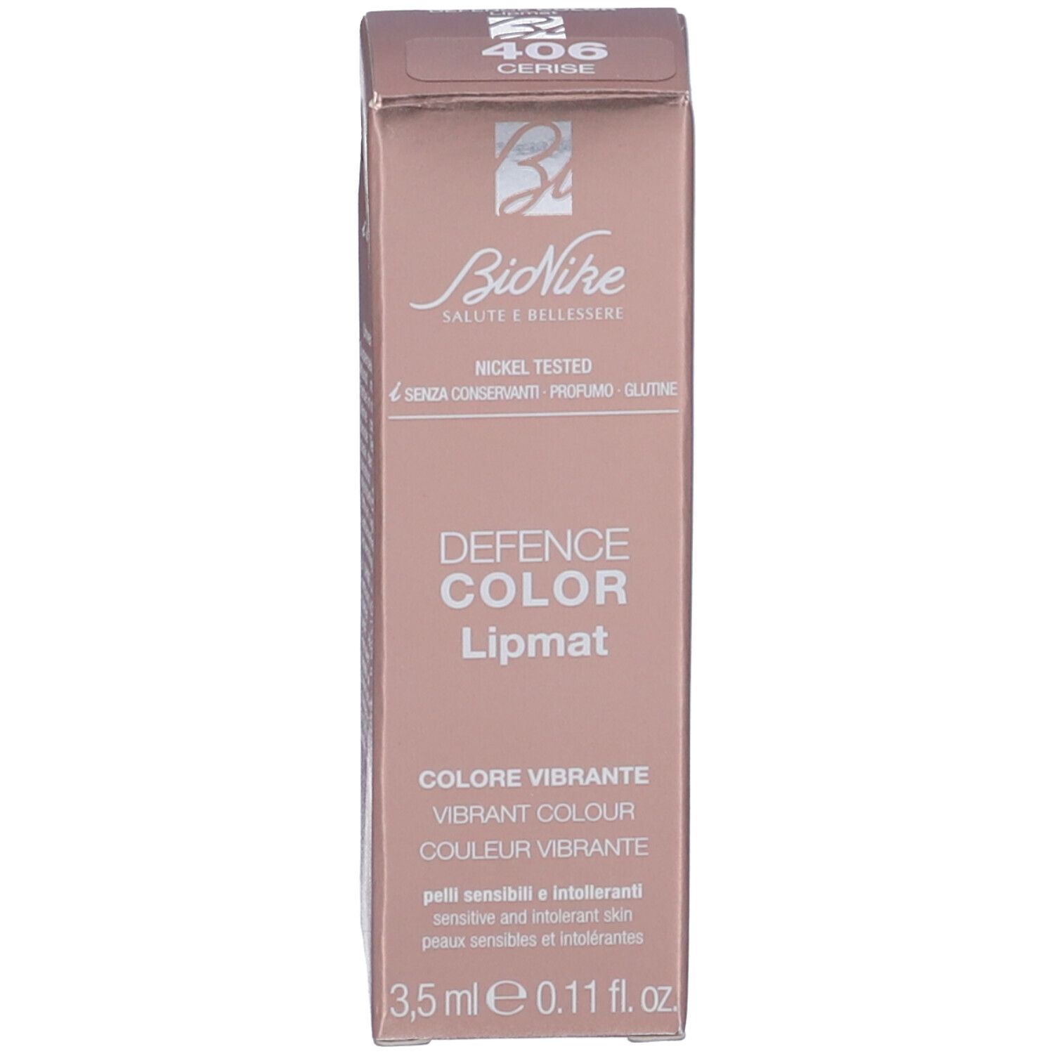 Rossetto con confezione. Confezione con nome del prodotto, marchio e informazioni.