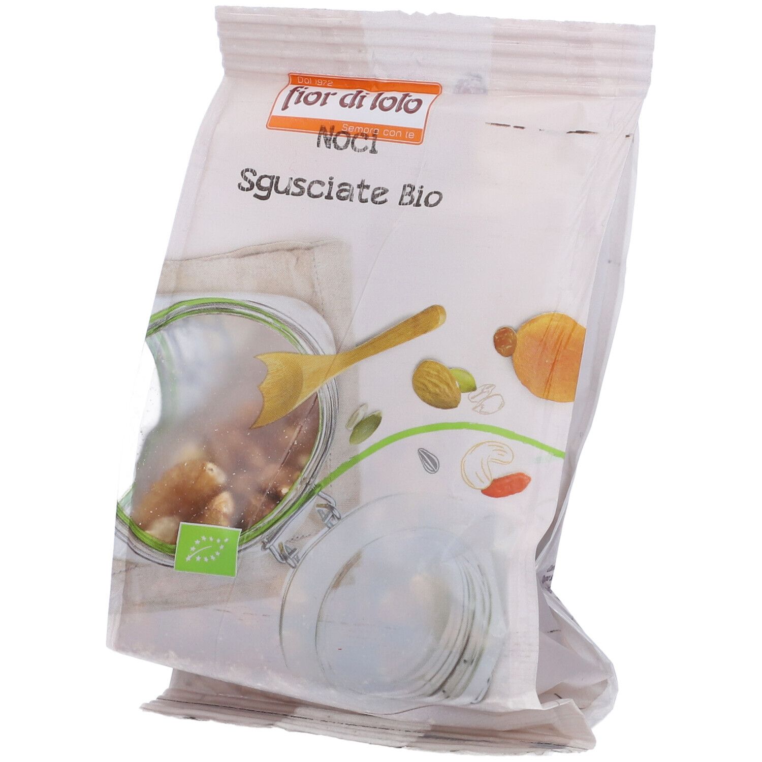 Confezione di noci. Scritta: Noci Sgusciate Bio. Logo: Fior di Loto. Certificazione bio.
