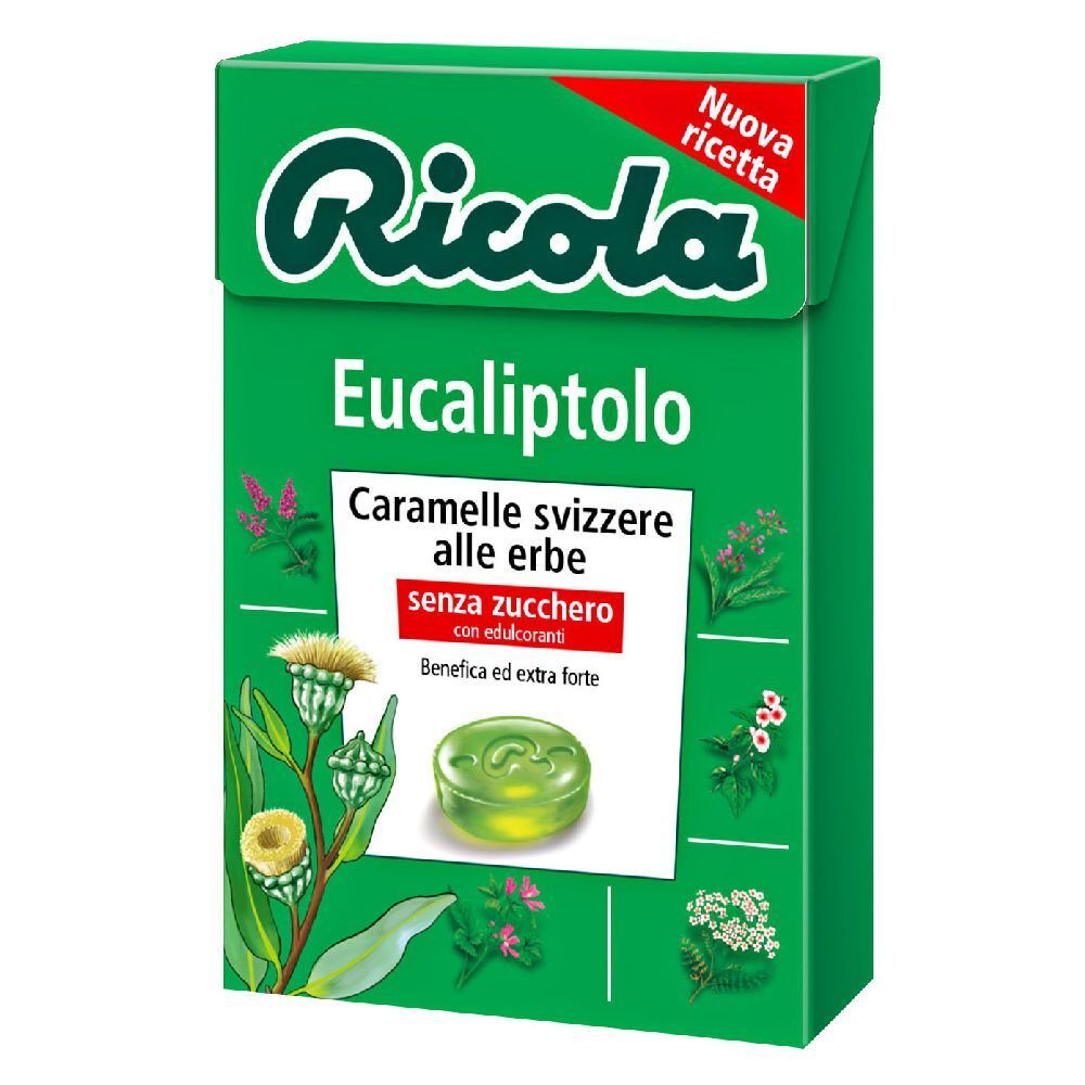 Scatola verde Ricola Eucaliptolo. Testo: Caramelle svizzere alle erbe, senza zucchero. Immagine di una caramella verde.