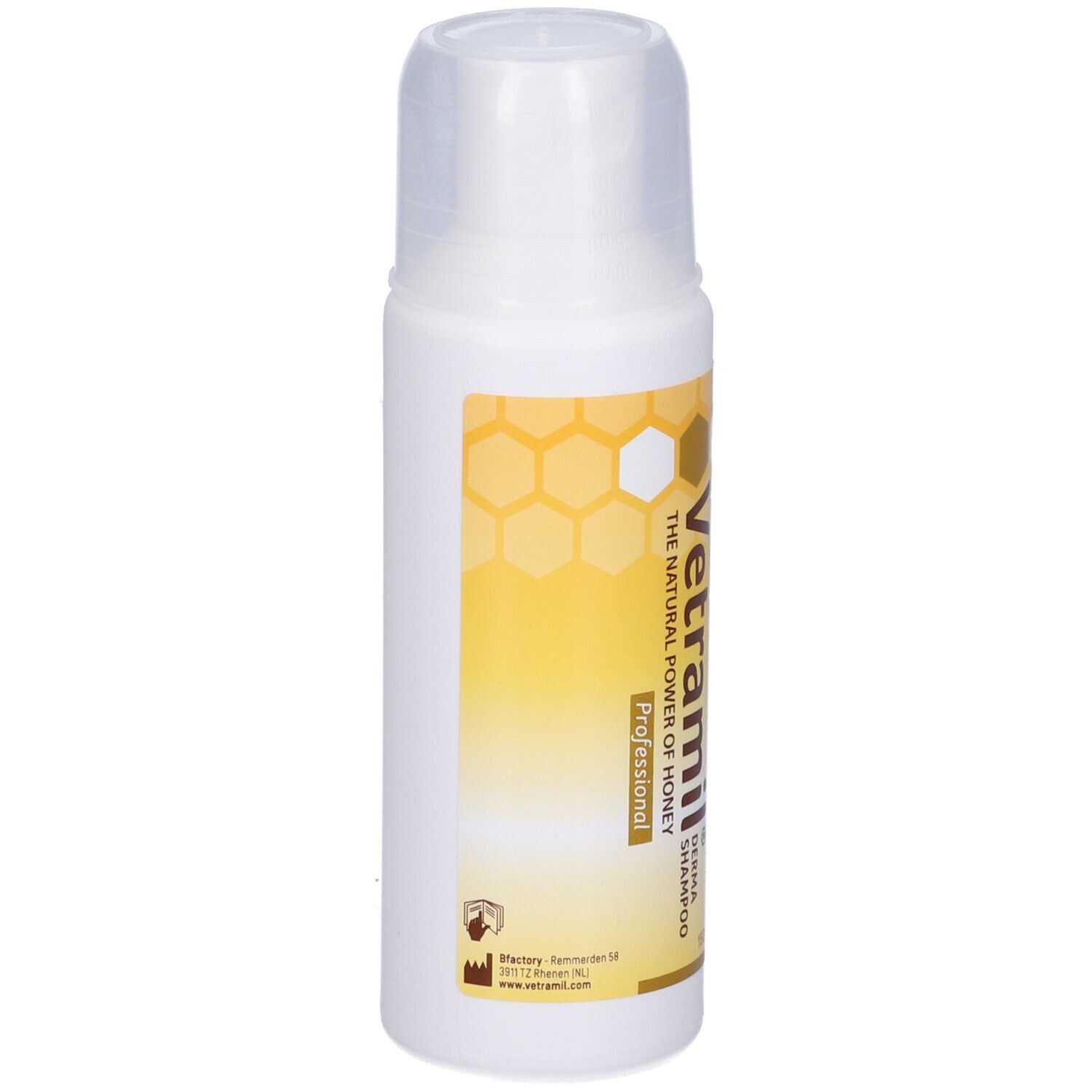 Flacone bianco con tappo trasparente. Scritta Vetramil Derma Shampoo, 150 ml.