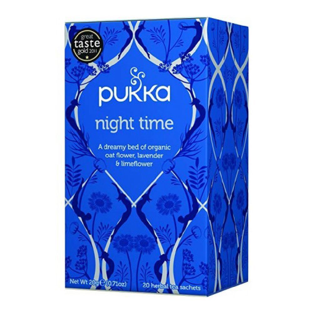 Scatola blu Pukka Night Time. Motivo floreale, scritta dorata. Contiene 20 bustine.