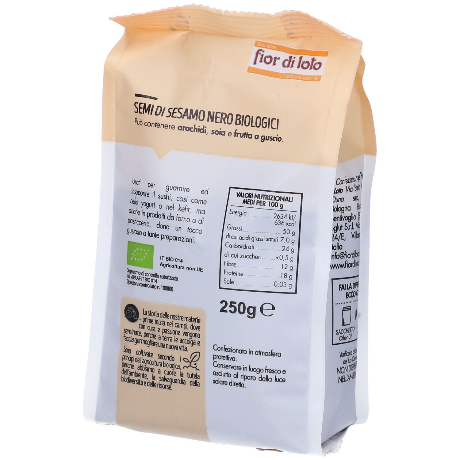 Retro della confezione di semi di sesamo nero. Informazioni nutrizionali, marchio bio, 250g. Testo in italiano.