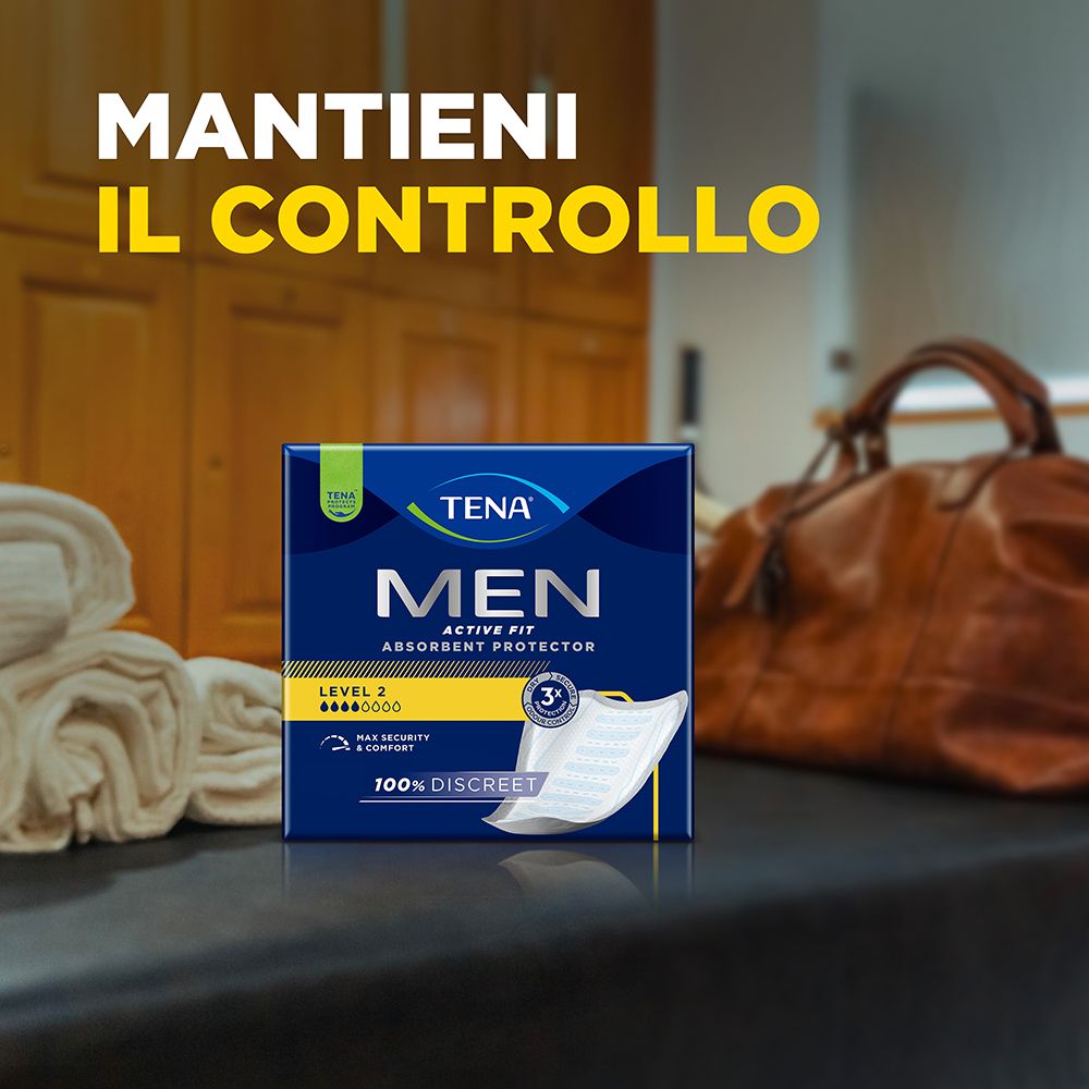 Verpackung Tena Men Active Fit auf einer Oberfläche. Zeigt Level 2 und 3x Schutz. Aufschrift: MANTIENI IL CONTROLLO.