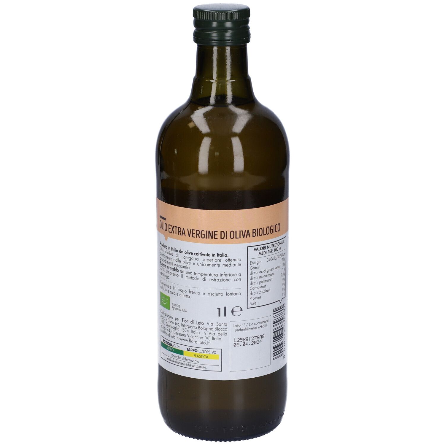 Retro di una bottiglia di vetro verde. Etichetta con testo e informazioni nutrizionali. Scritta: Olio Extra Vergine di Oliva Biologico.