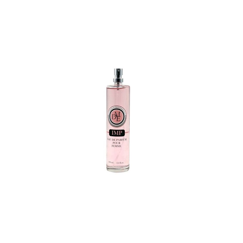Flacone rosa con vaporizzatore. Scritta IMP, Eau de Parfum Pour Femme. Logo con lettere.