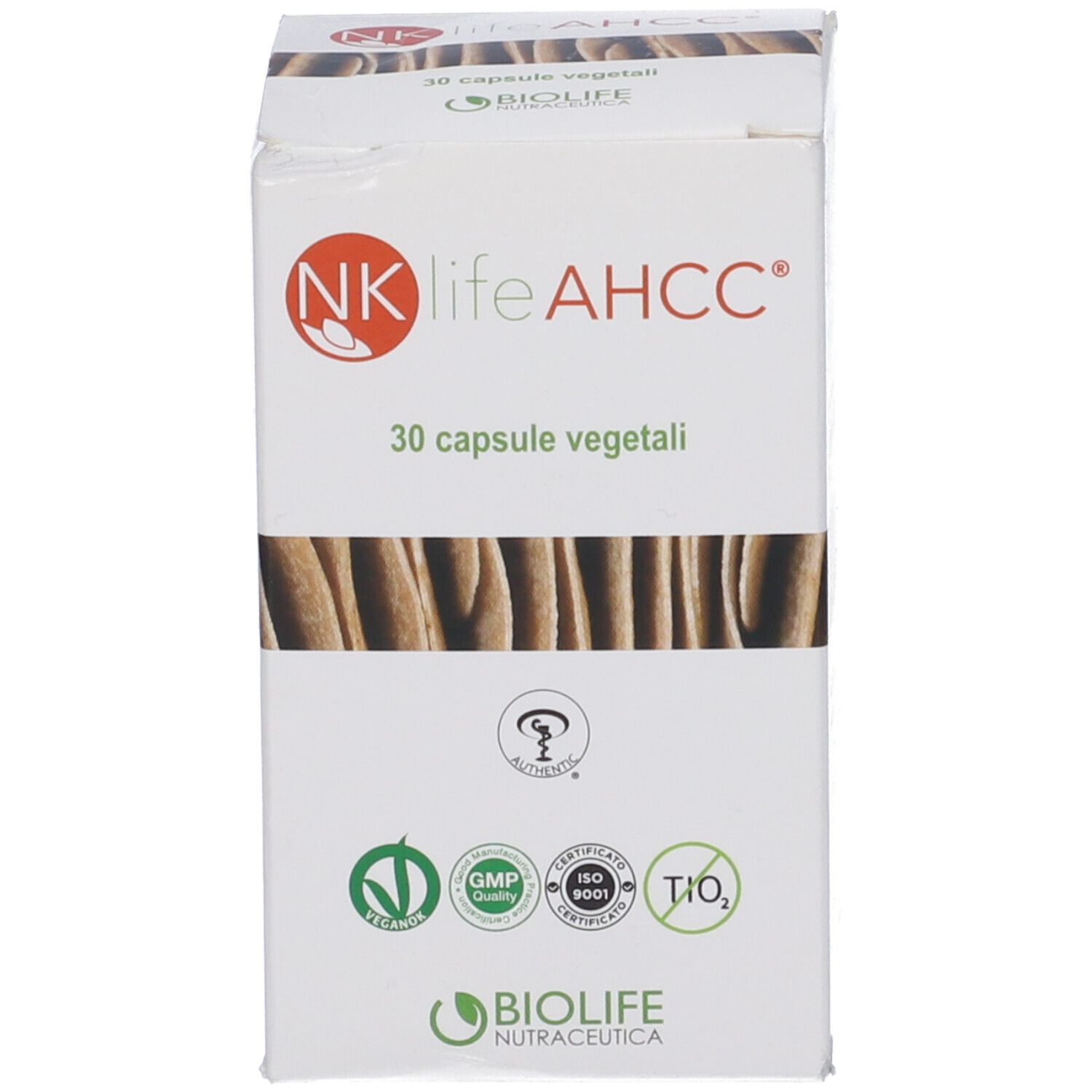 Weiße Schachtel. Aufdruck: NK life AHCC, 30 vegetarische Kapseln, Vegan, GMP, ISO 9001, TiO2.
