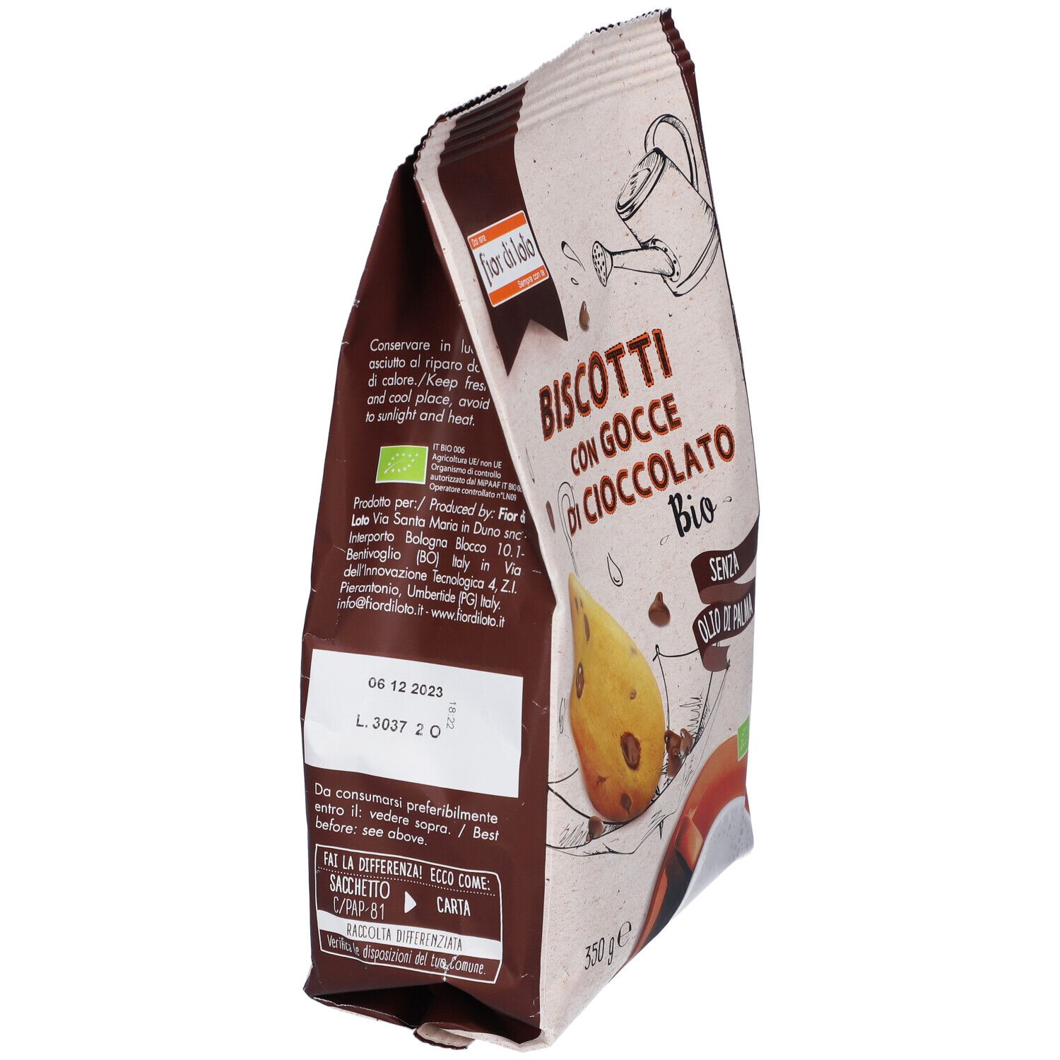 Confezione di biscotti con gocce di cioccolato. Scritta: "Biscotti con Gocce di Cioccolato Bio". 350g. Vista laterale.