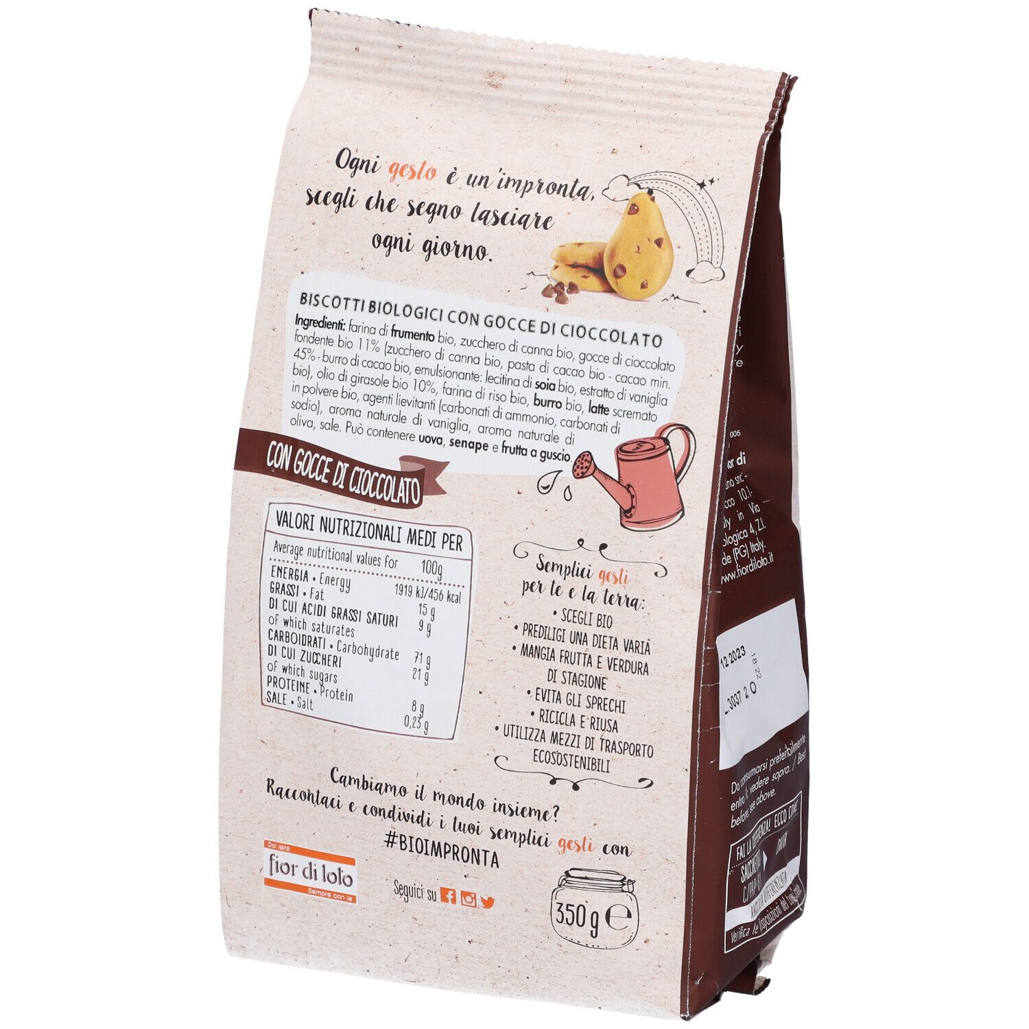 Retro della confezione di biscotti con gocce di cioccolato. Testo sugli ingredienti e valori nutrizionali. 350g.