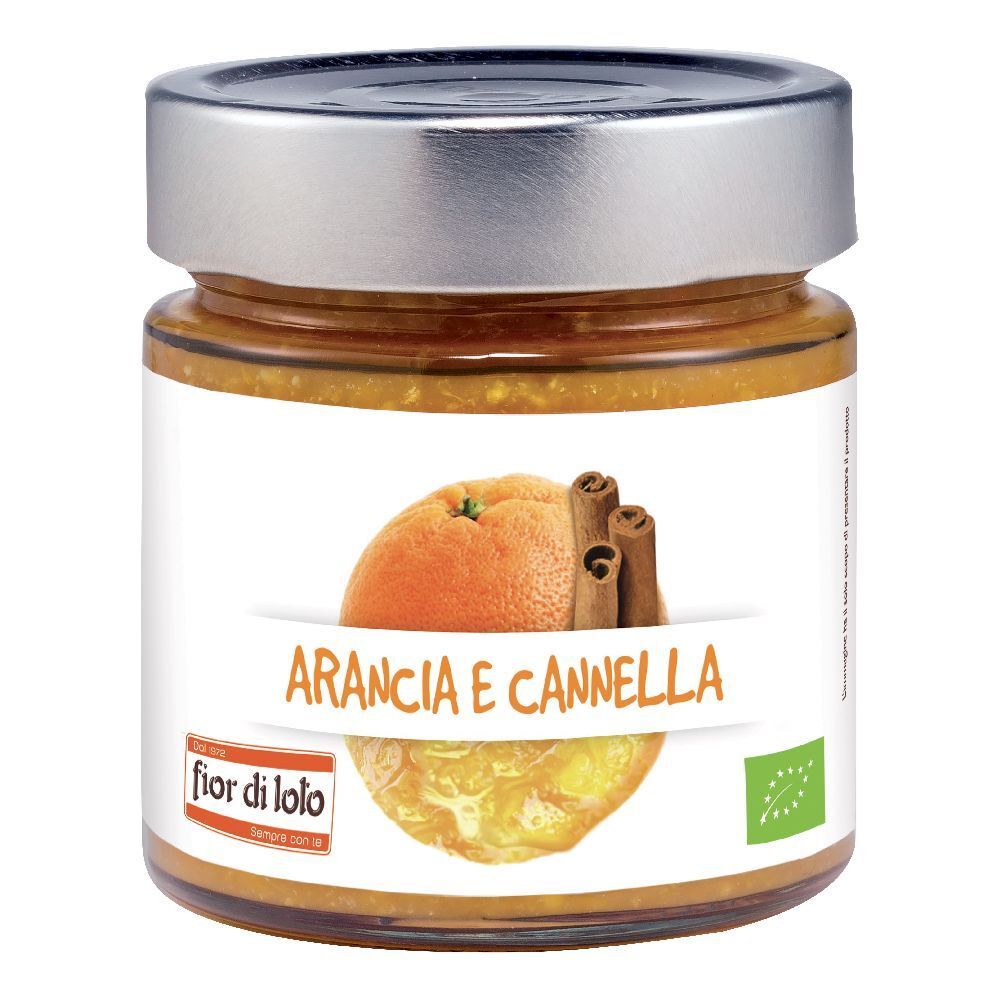 Vasetto con etichetta. Scritta: Arancia e Cannella. Immagine: arancia e bastoncini di cannella. Sigillo bio.