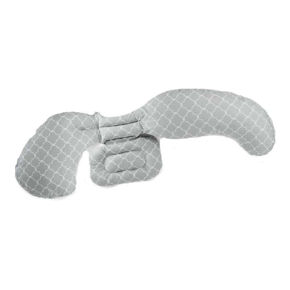 Cuscino per allattamento imbottito grigio con motivo bianco. Forma curva con una sezione rettangolare separata.