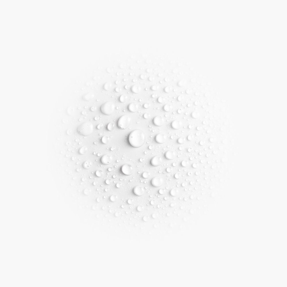 Primo piano di gocce d'acqua su sfondo bianco. Gocce rotonde e trasparenti di varie dimensioni.