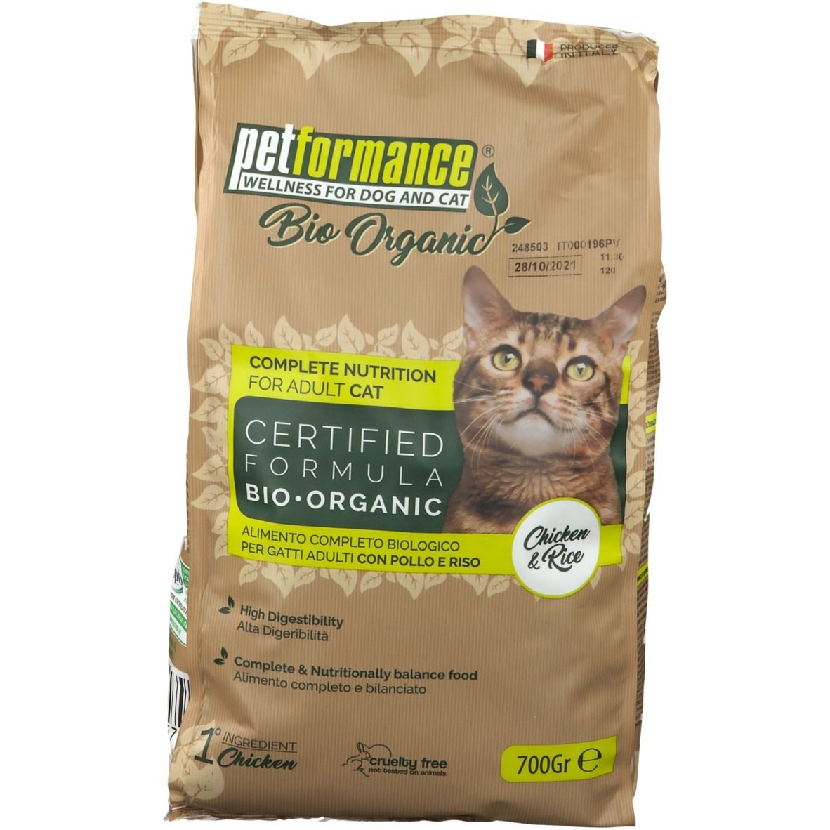 Beutel Katzenfutter. Aufdruck: Petformance Bio Organic, Huhn & Reis, 700g. Zertifiziertes Bio-Futter für erwachsene Katzen.