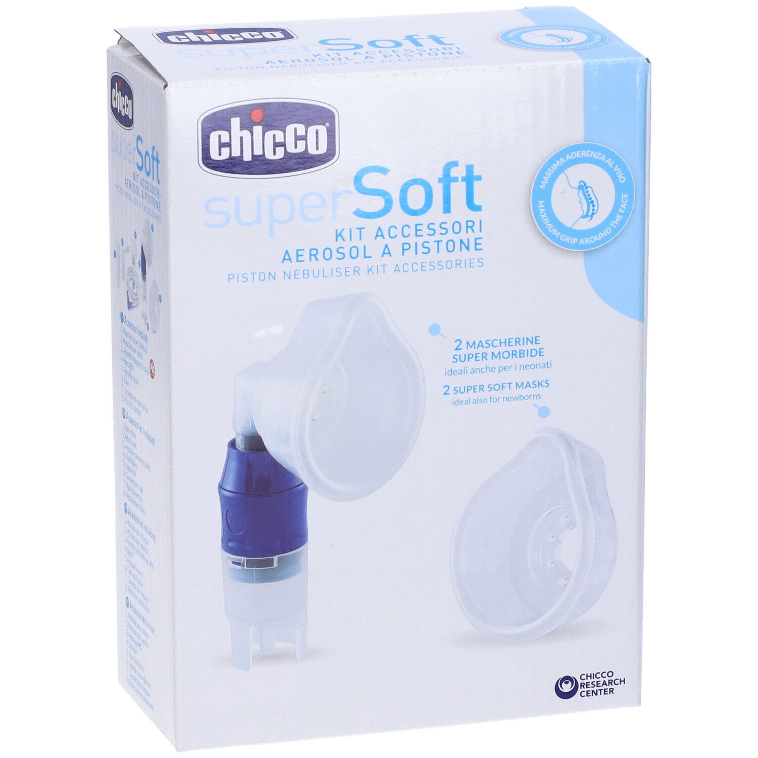 Chicco Super Soft Kit Aerosol. Confezione bianca con immagine del prodotto. Due maschere e un inalatore. Testo e logo.