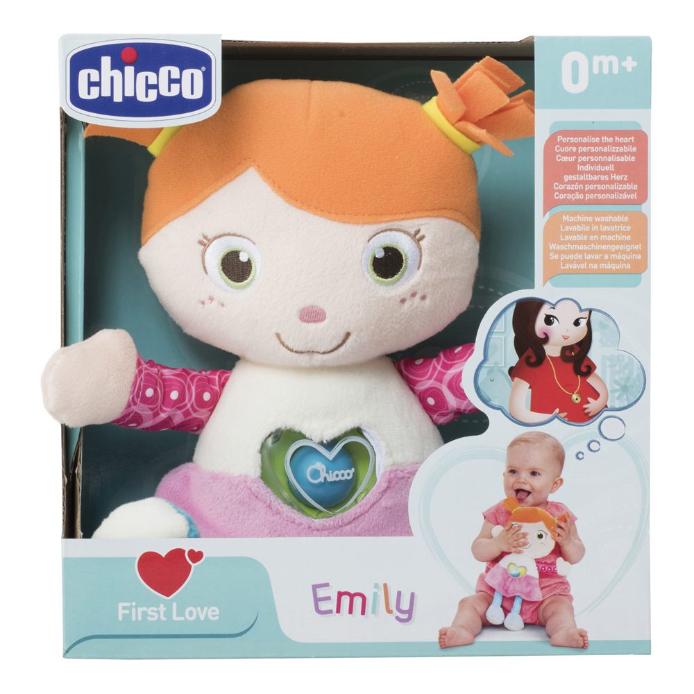 Bambola Chicco First Love Emily in confezione. Capelli arancioni, vestito rosa, cuore. Età: 0m+.