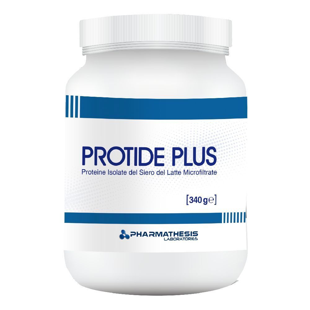Barattolo bianco con fascia blu e scritta Protide Plus. Contiene 340g. Marchio: Pharmathesis Laboratories.