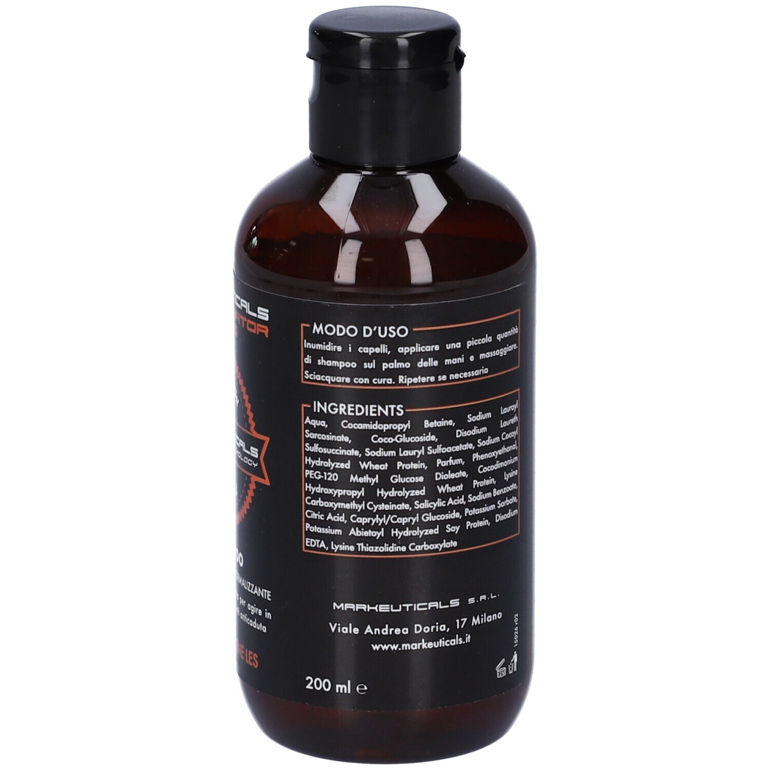 Lato di un flacone di shampoo marrone con tappo nero. Testo sull'etichetta. Markeuticals Accelerator Plus.