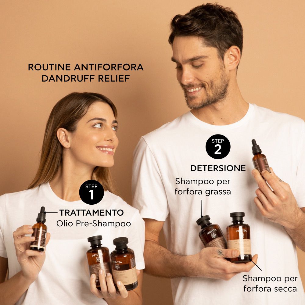 Coppia con prodotti. Testo: ROUTINE ANTIFORFORA DANDRUFF RELIEF. Passo 1: Oilo Pre-Shampoo. Passo 2: Shampoo per forfora grassa e secca.