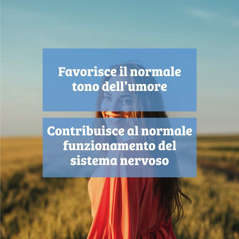 Frau im Feld, die positive Stimmung und normale Nervenfunktion symbolisiert.