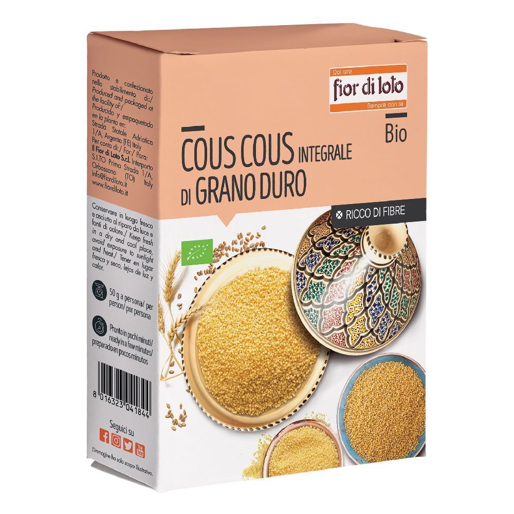 Confezione di couscous. Scritta: Cous Cous Integrale di Grano Duro Bio. Immagini di couscous e di un vaso decorato.
