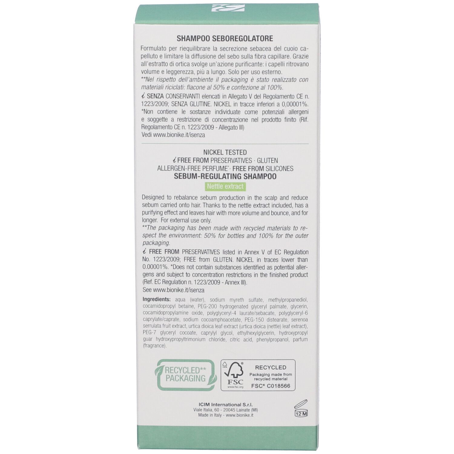 Shampoo-Flasche mit detaillierten Produktinformationen und Inhaltsstoffen, einschließlich Recycling-Symbolen.