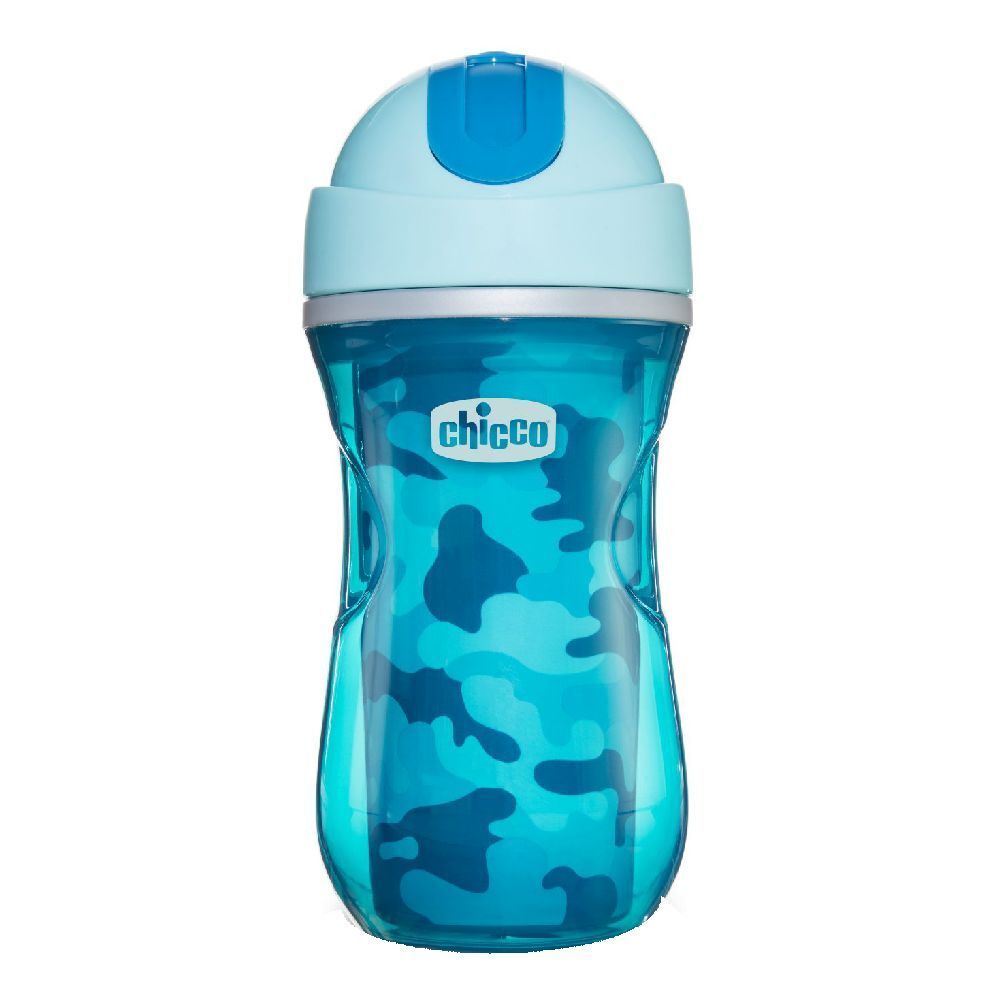 Borraccia blu-turchese con motivo mimetico. Il coperchio è azzurro. Visibile il logo "chicco".