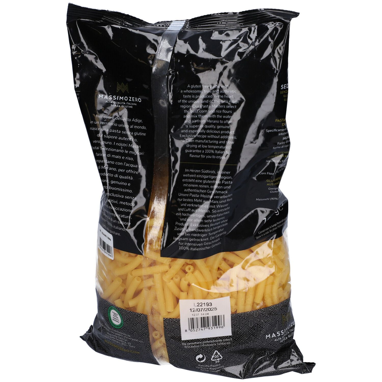 Retro confezione nera Massimo Zero Sedanini Rigati. Testo e codice a barre visibili. Pasta parzialmente visibile.