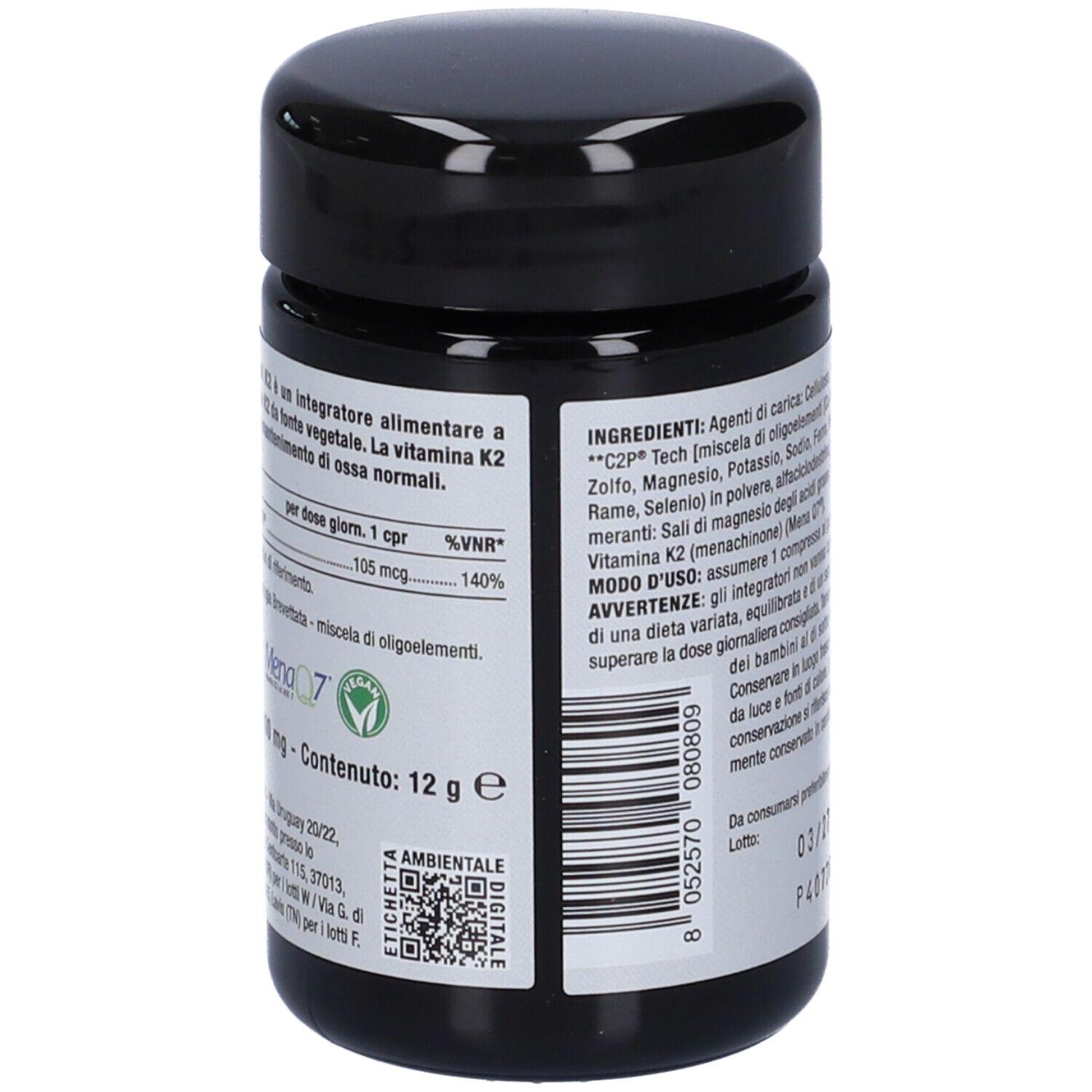 Étiquette sur boîte noire. Contient informations nutritionnelles et ingrédients. Poids: 12g. Code QR.