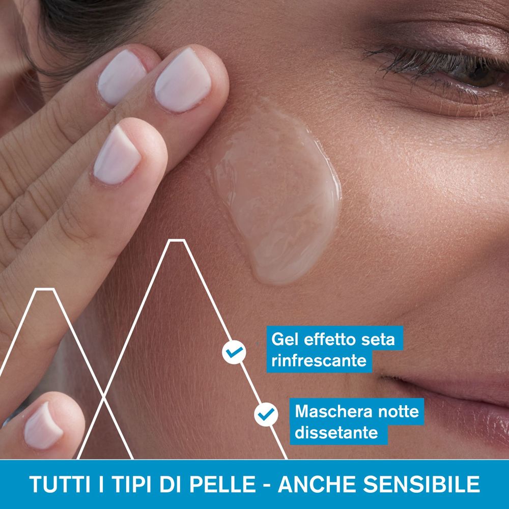 Primo piano di un viso. Applicazione di gel. Testo: Effetto gel, rinfrescante, maschera notte.