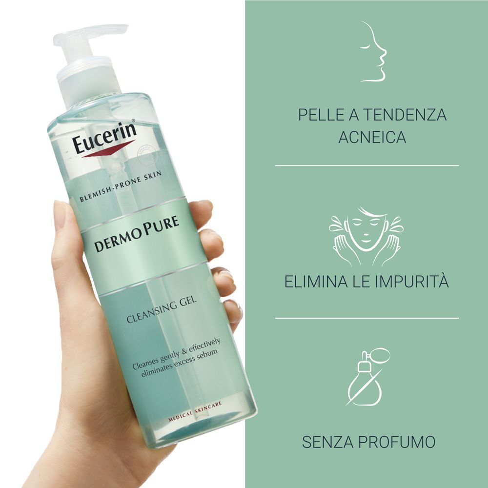 Mano con Eucerin DermoPure Cleansing Gel. Nome e marchio visibili. Testo sui benefici.