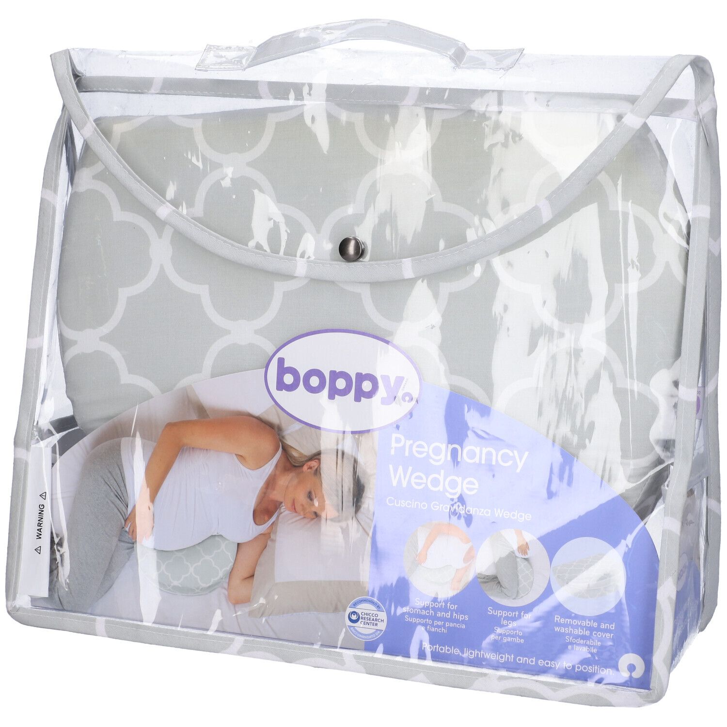 Cuscino a cuneo in sacchetto trasparente. Marchio 'boppy'. Scritta: 'Pregnancy Wedge'.