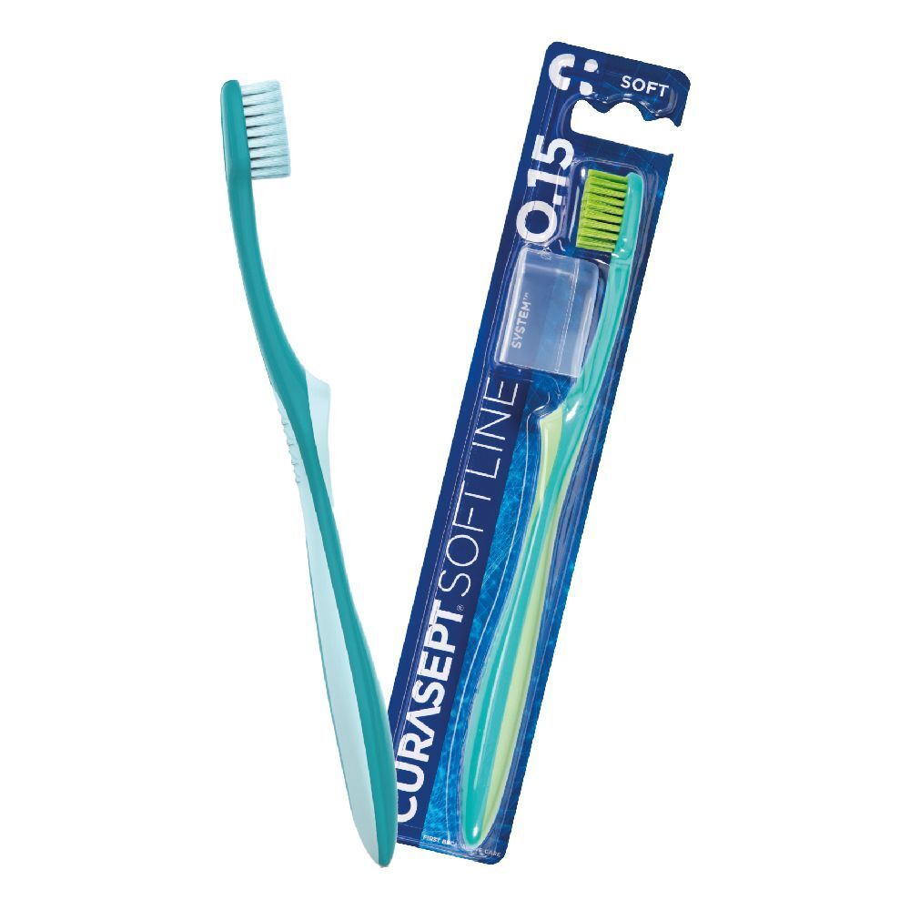 Spazzolino Curasept Soft 0.15, verde-bianco, con protezione, in confezione. Scritta: Curasept Soft Line.