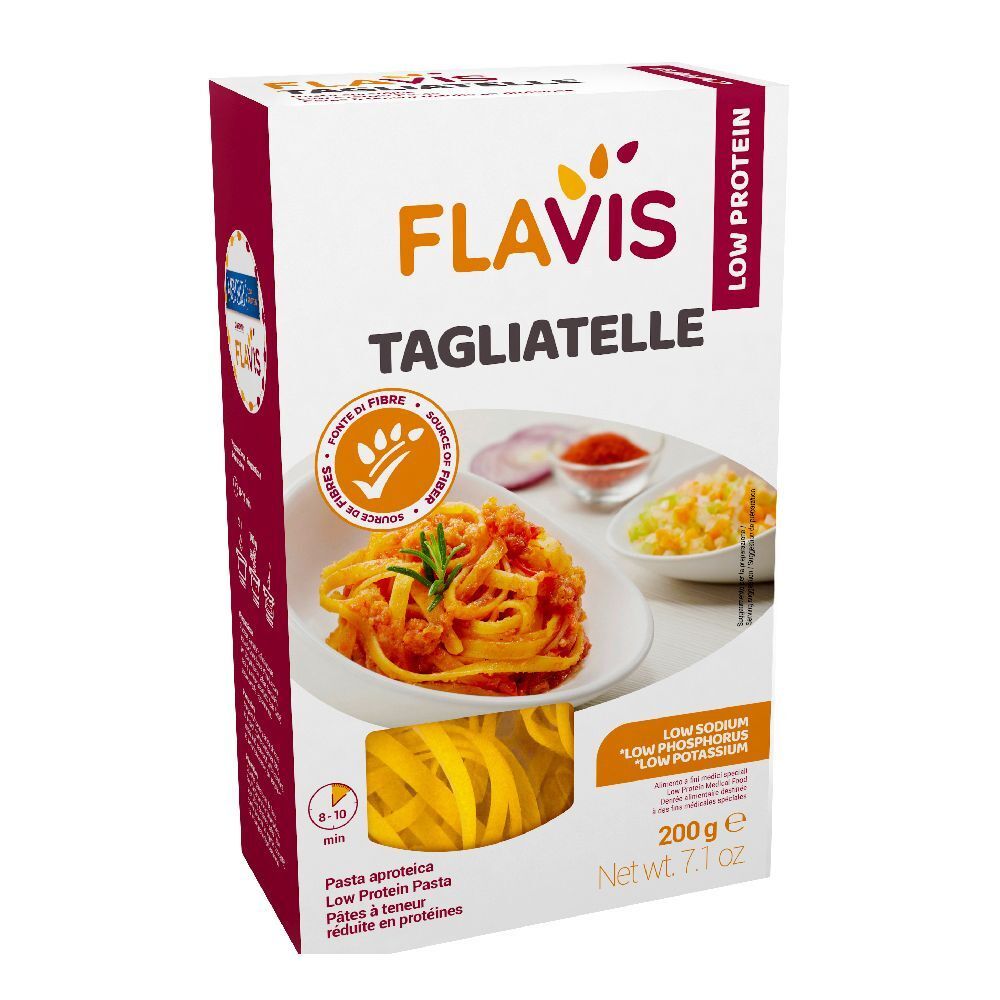 Confezione FLAVIS Tagliatelle. Scritta: Low Protein, 200g, spiga di grano. Immagine di pasta al pomodoro e pasta cruda.