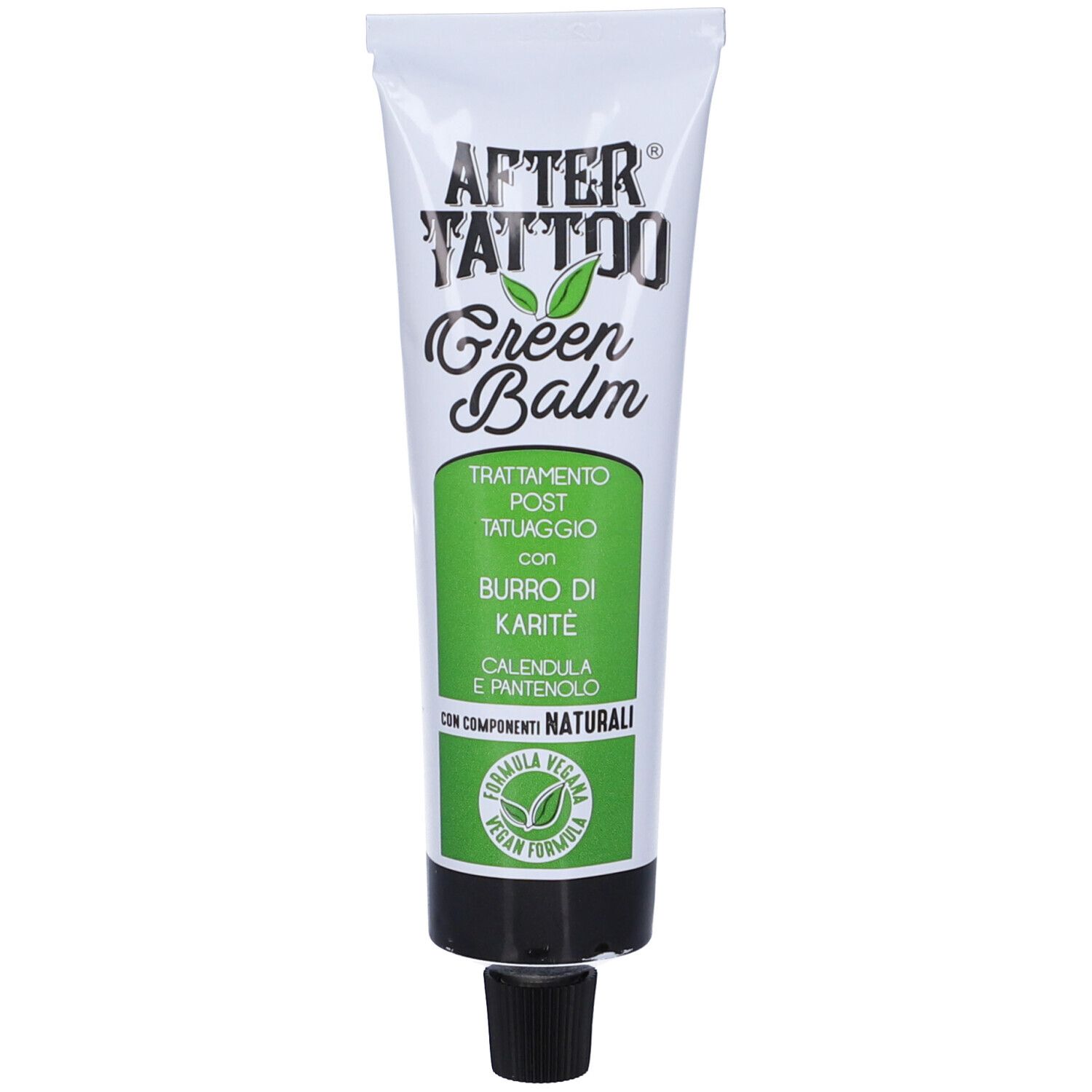 Weiße Tube mit grünem Aufdruck. Aufschrift: Aftertattoo Green Balm. Enthält Sheabutter, Ringelblume und Panthenol. Schwarzer Verschluss.