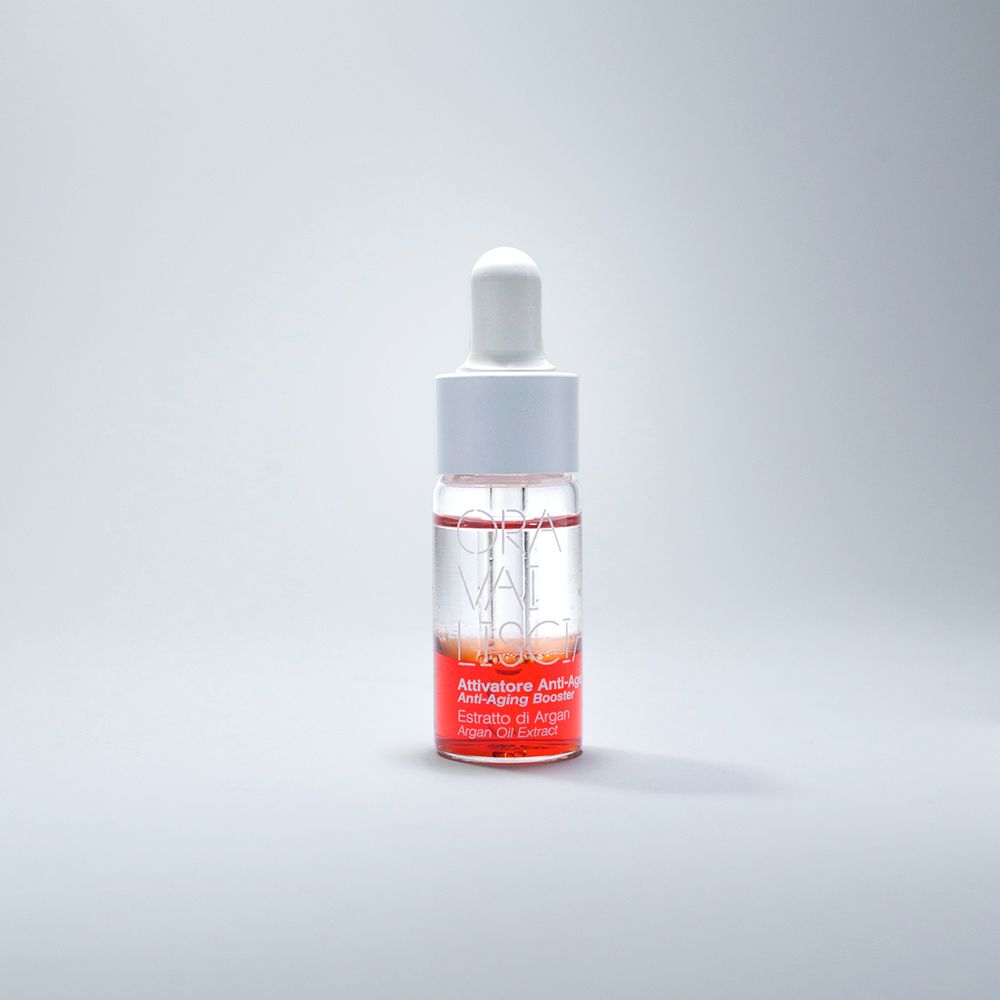 ORA Vai Lisc, activateur anti-âge. Flacon avec pipette, produit visible.