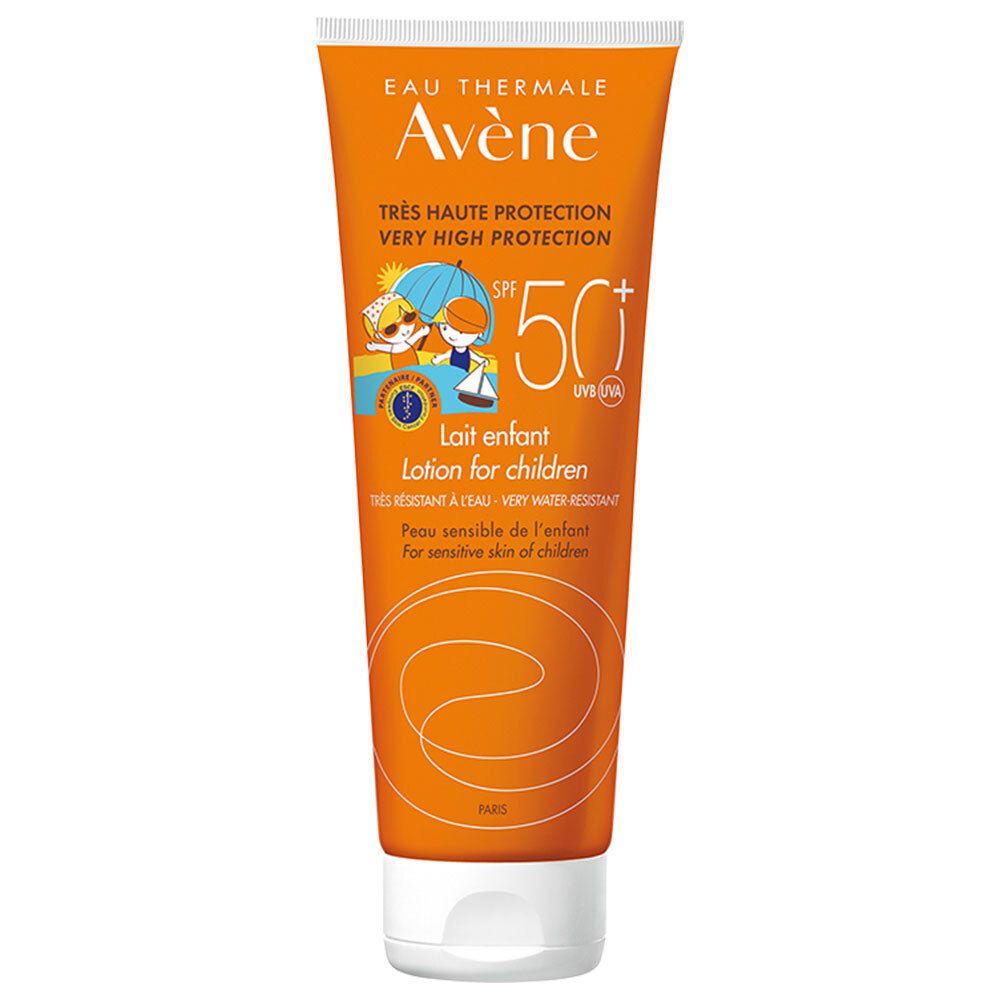 Tube orange avec bouchon blanc. Inscription: Avène, SPF 50+, Lait enfant. Illustration: enfants à la plage.