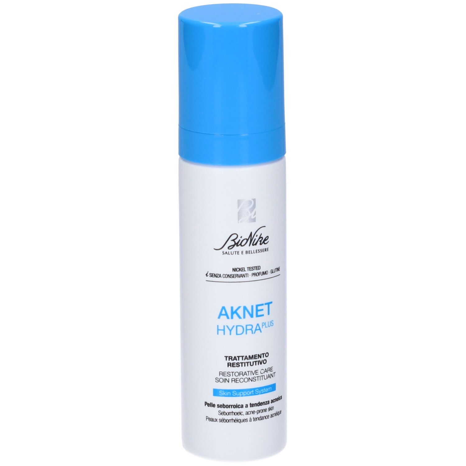 Weiße Flasche mit blauem Deckel. Aufschrift: Aknet Hydra Plus, BioNike. Für fettige, zu Akne neigende Haut.