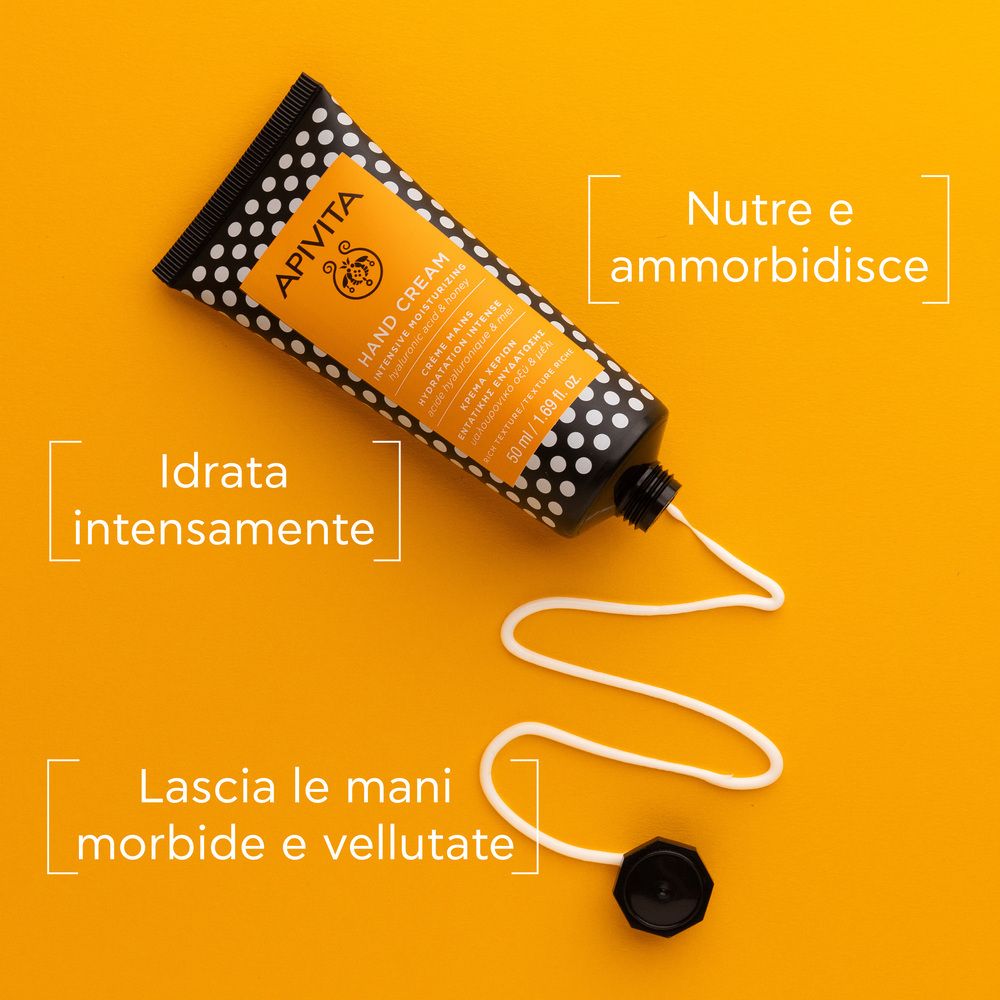 Tubo di crema a pois neri. Crema che esce dal tubo. Testo: Idratata intensamente.