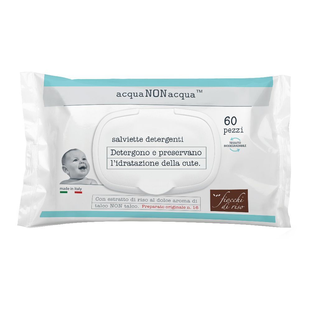 Weiße Verpackung mit Baby-Illustration und Produktnamen. Text: "salviette detergenti". Enthält 60 Stück. Mit italienischer Flagge.