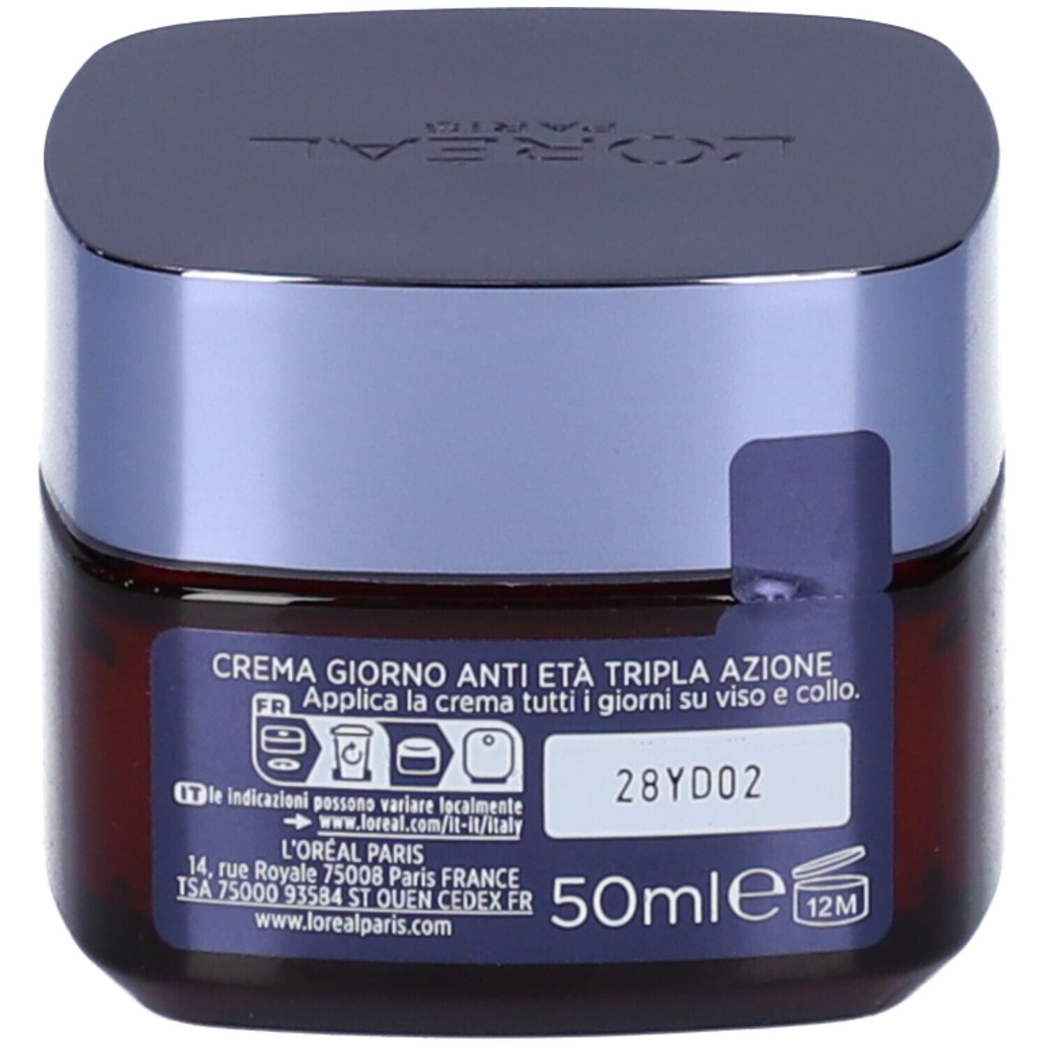 Retro del vasetto di crema. Testo: CREMA GIORNO ANTI ETÀ TRIPLA AZIONE. L'Oréal Paris. 50ml. Simbolo 12M.