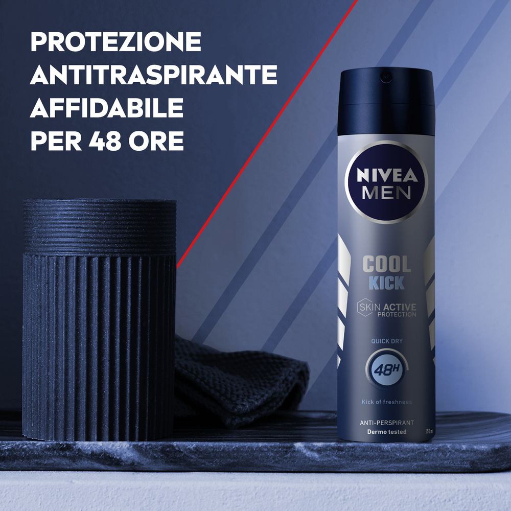 Spray Nivea Men Cool Kick accanto a contenitore nero. Testo: Protezione Antitraspirante Affidabile Per 48 Ore.