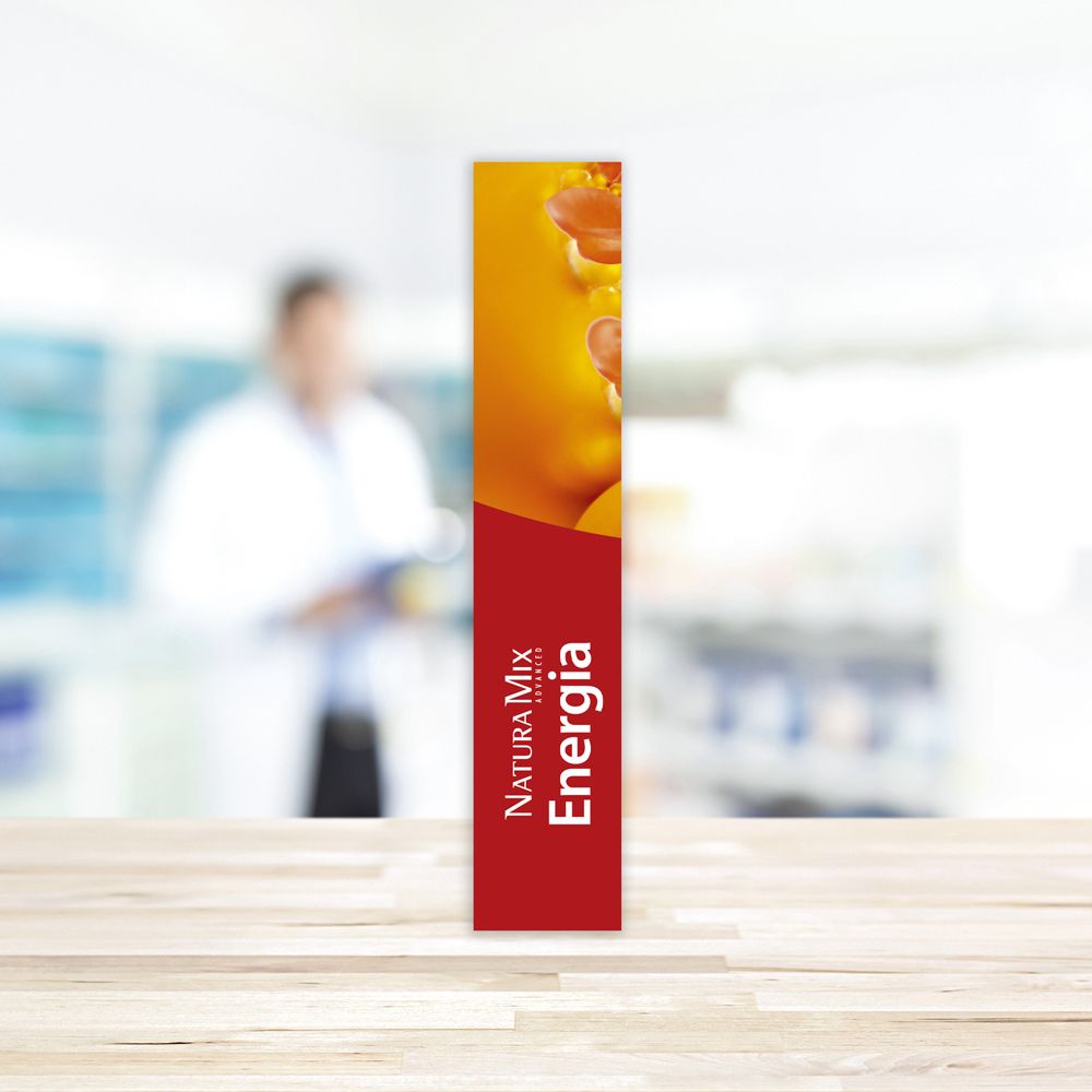 Verpackung von Nahrungsergänzungsmittel. Rote und gelbe Farben. Text: Natura Mix Energia, Aboca. Spezifisch für Erwachsene.