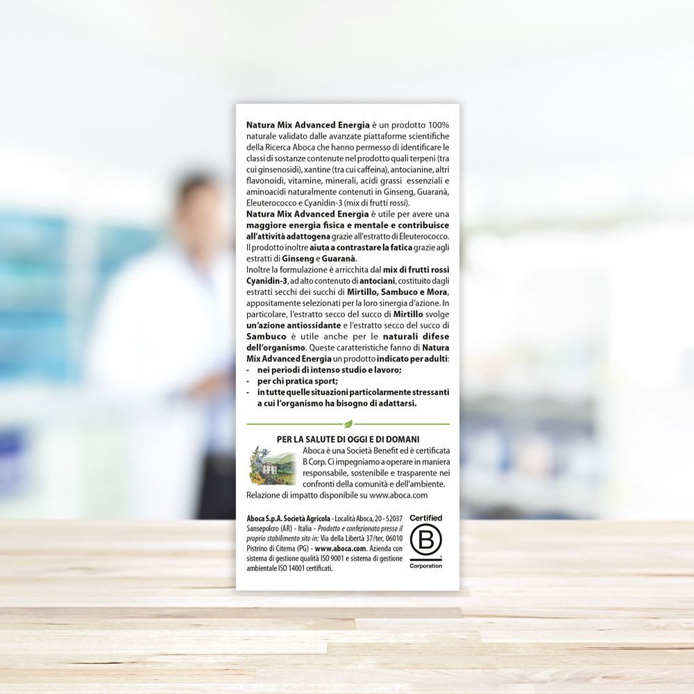 Rückseite der Aboca Natura Mix Energia Verpackung. Text in italienischer Sprache. Informationen über das Produkt und seine Inhaltsstoffe.