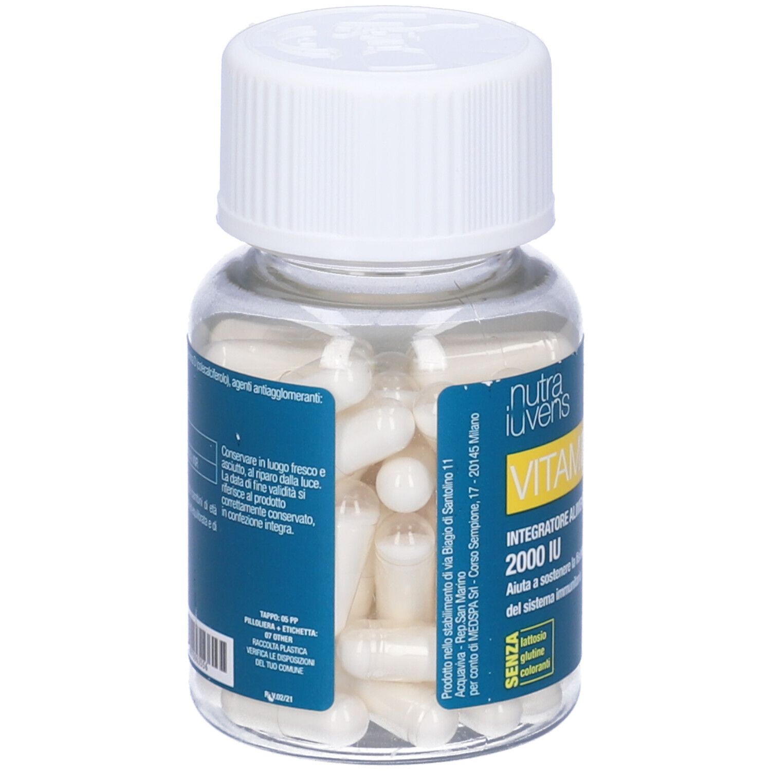 Flacone con capsule bianche. Retro con testo. Scritta: Nutraiuvens, Vitamina D3, 2000 UI.