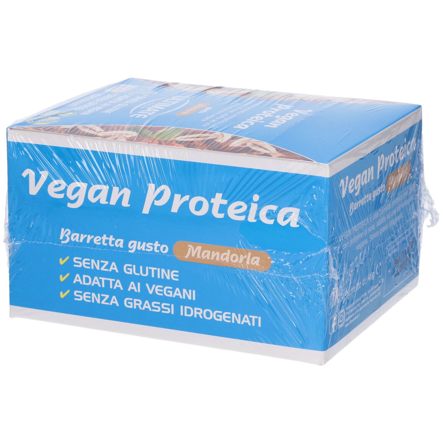 Scatola blu e bianca di barrette proteiche, avvolta in pellicola. Scritto: Vegan Proteica, Mandorla. Senza glutine, vegano, senza grassi idrogenati.