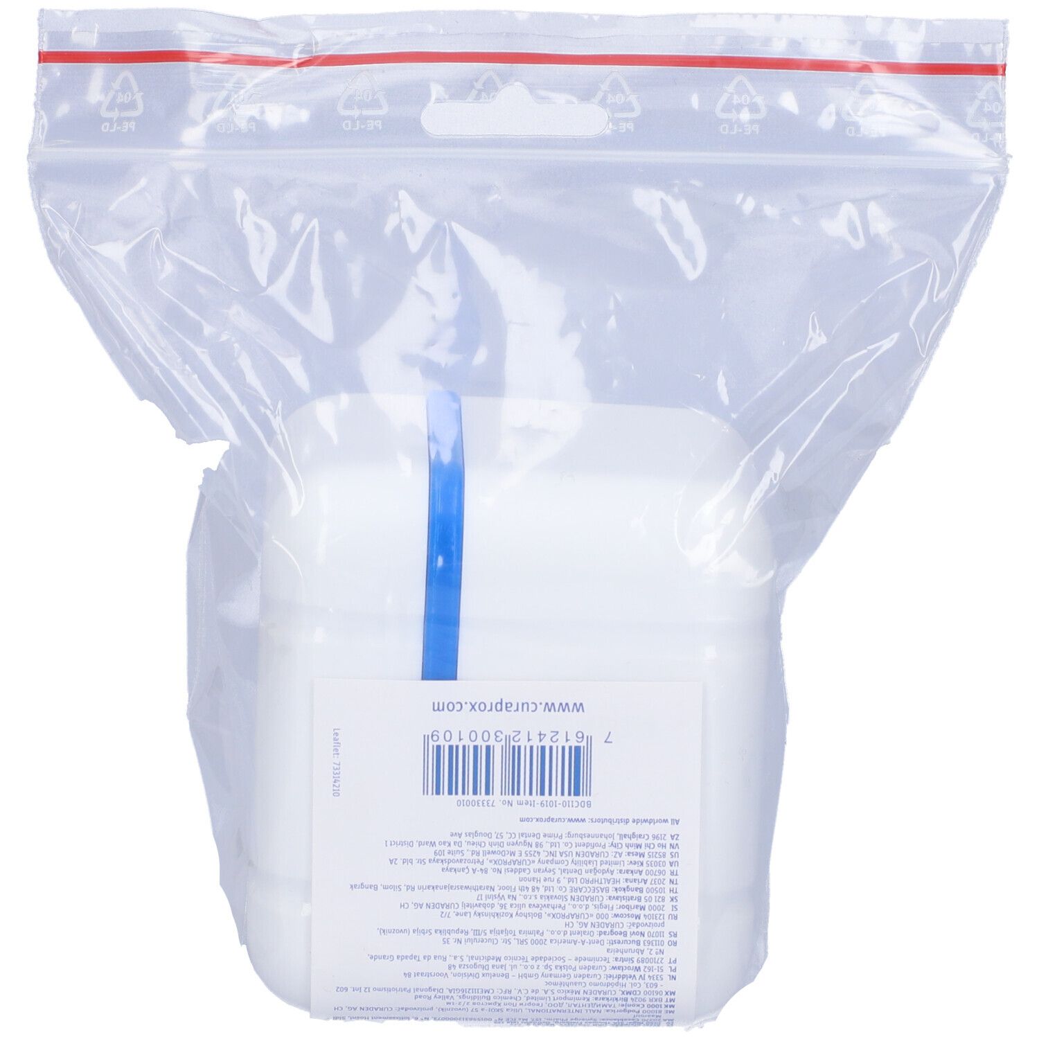 Retro del contenitore bianco in sacchetto di plastica. Etichetta con testo e codice a barre. Accenti blu.