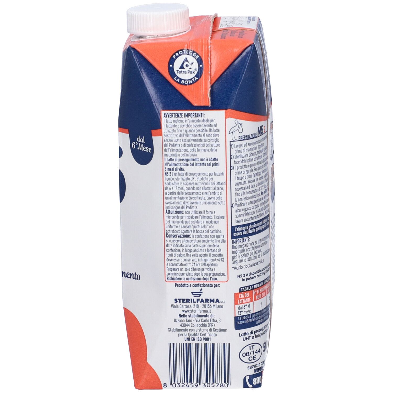 Retro della confezione di latte. Avvertenze e informazioni. 'dal 6° Mese'. 500 ml. Design arancione e blu.