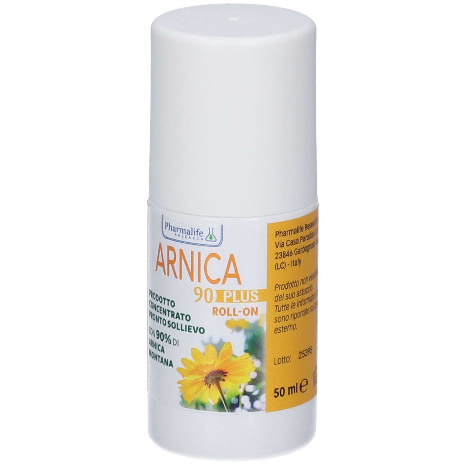 Weißer Roll-on-Behälter mit gelbem Etikett. Aufschrift: Arnica 90 Plus Roll-on. Enthält 90% Arnica Montana. Gelbe Blume abgebildet. 50 ml.
